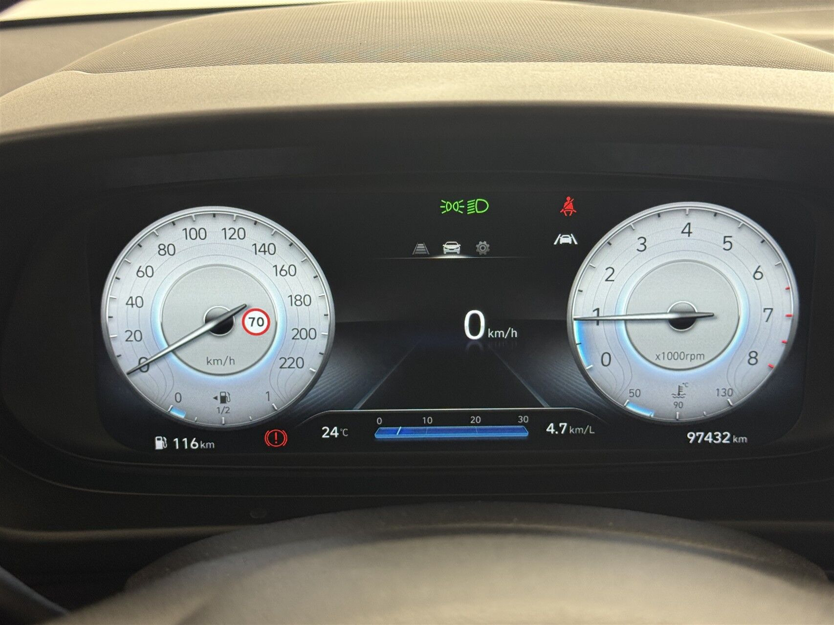 Sølv Hyundai i20 fra 2022
