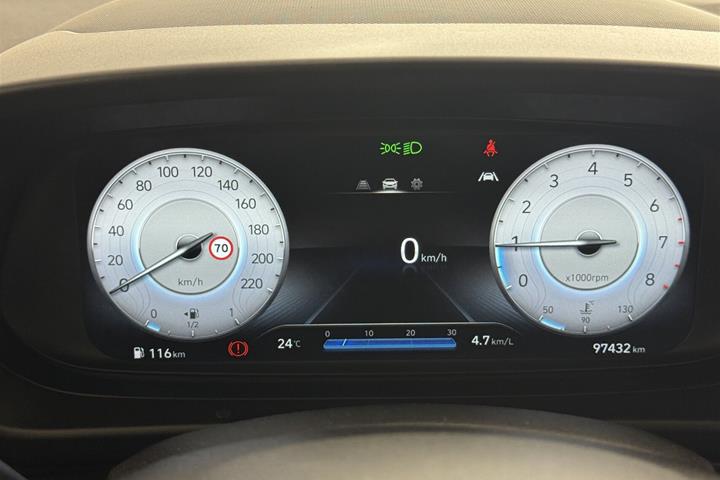 Sølv Hyundai i20 fra 2022