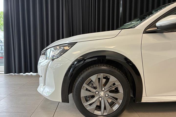 Hvid Peugeot e-208 fra 2021