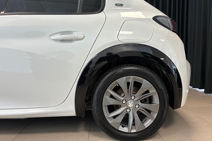 Hvid Peugeot e-208 fra 2021