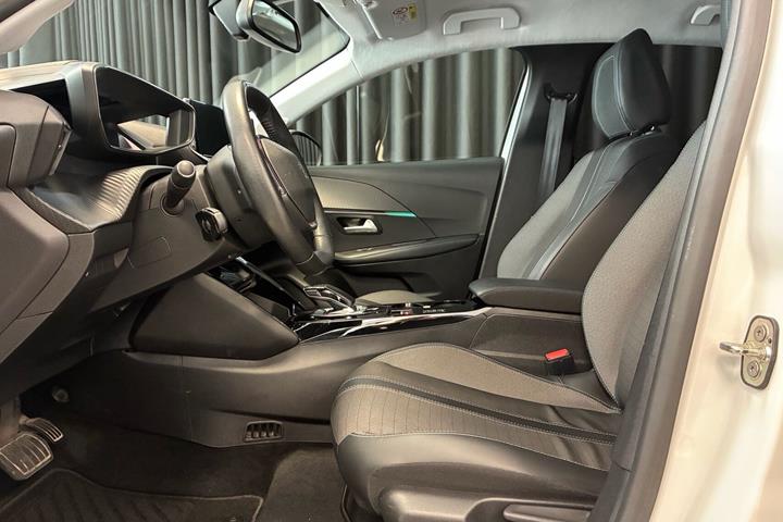 Hvid Peugeot e-208 fra 2021