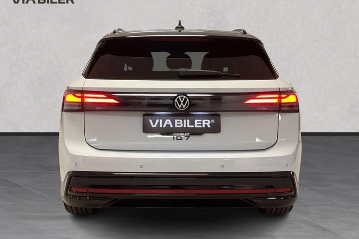 Hvid VW ID.7 fra 2026