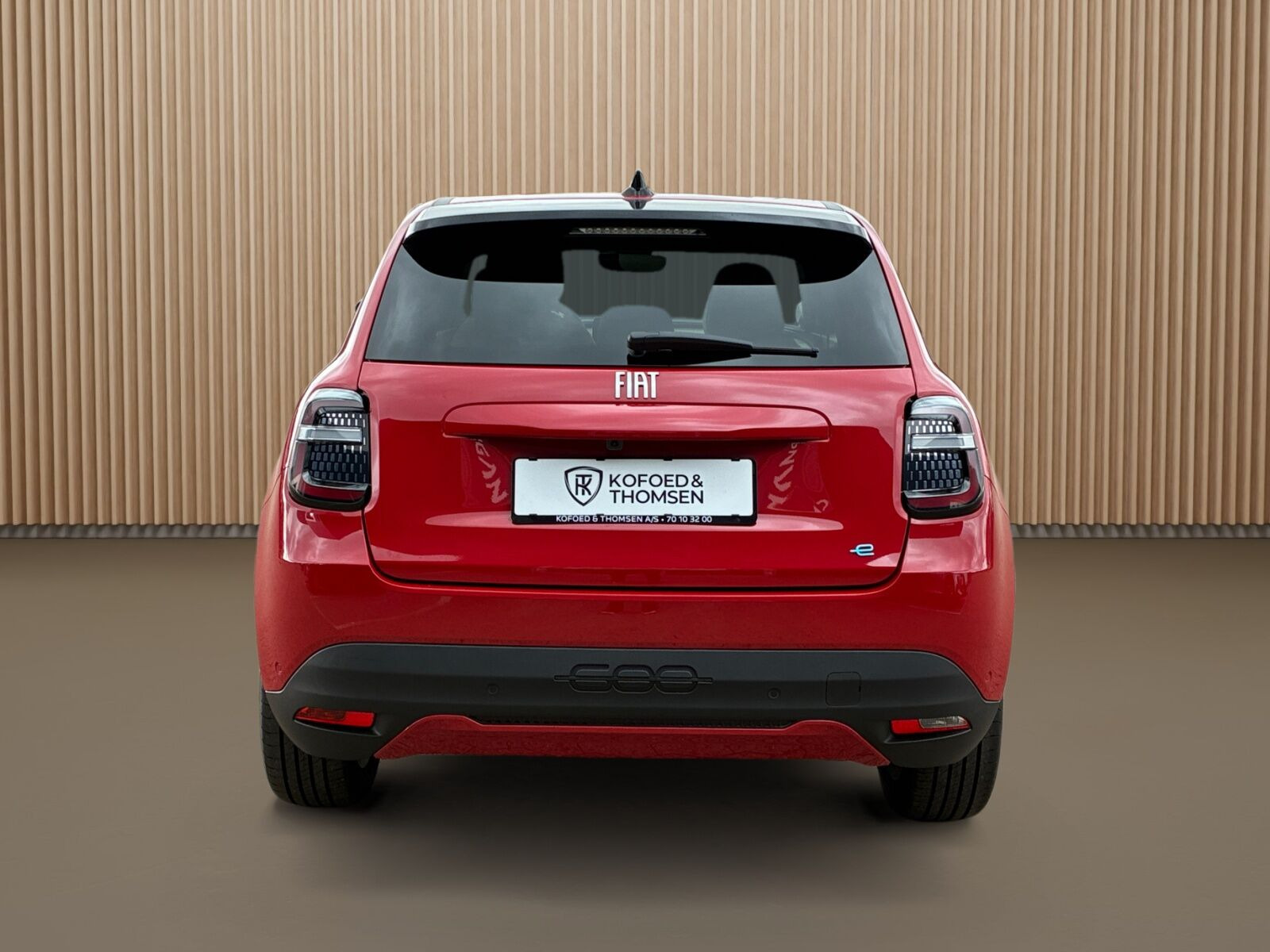 Rød Fiat 600e fra 2025