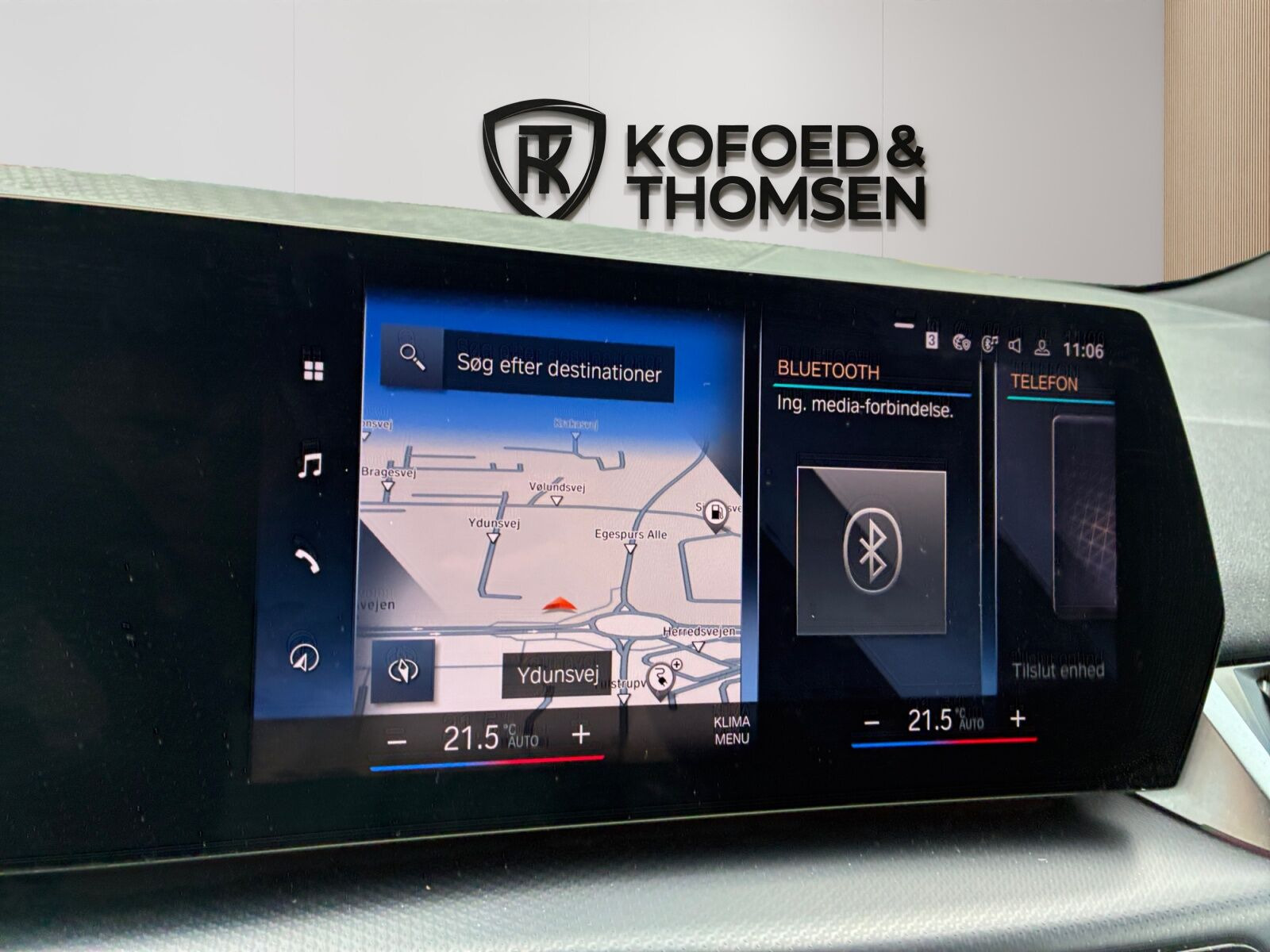 Sort BMW 225e fra 2023
