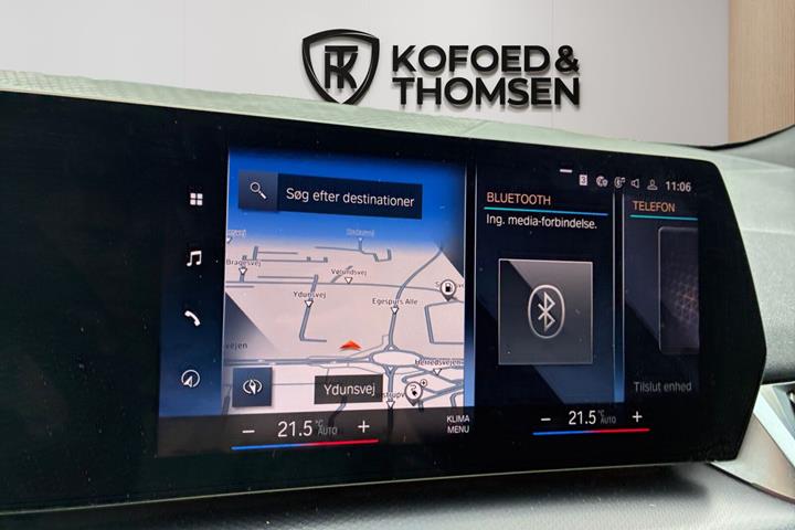 Sort BMW 225e fra 2023