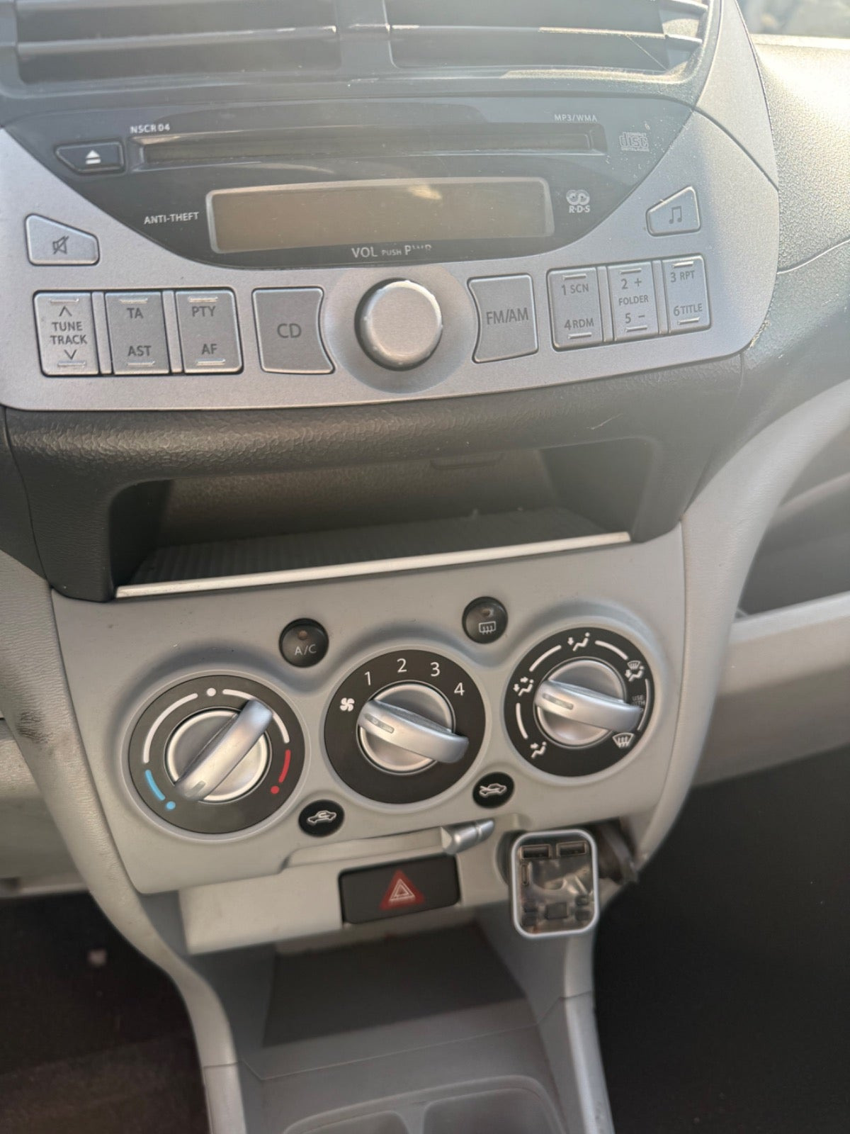 Grå Suzuki Alto fra 2009