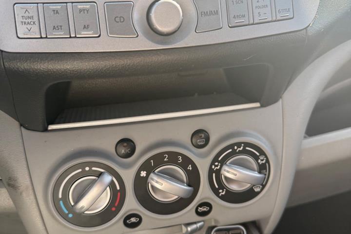 Grå Suzuki Alto fra 2009