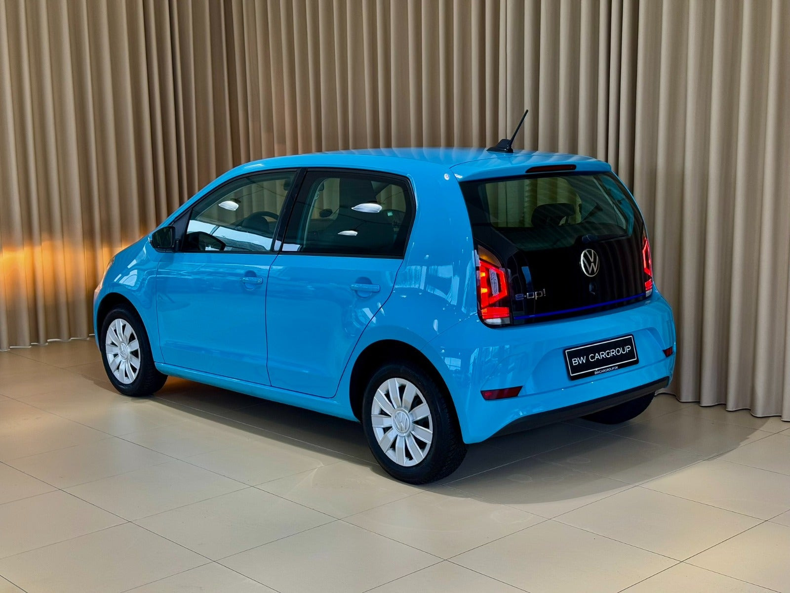 Blå VW E-UP! fra 2021