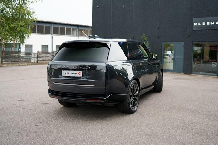 Grå Land Rover Range Rover fra 2024