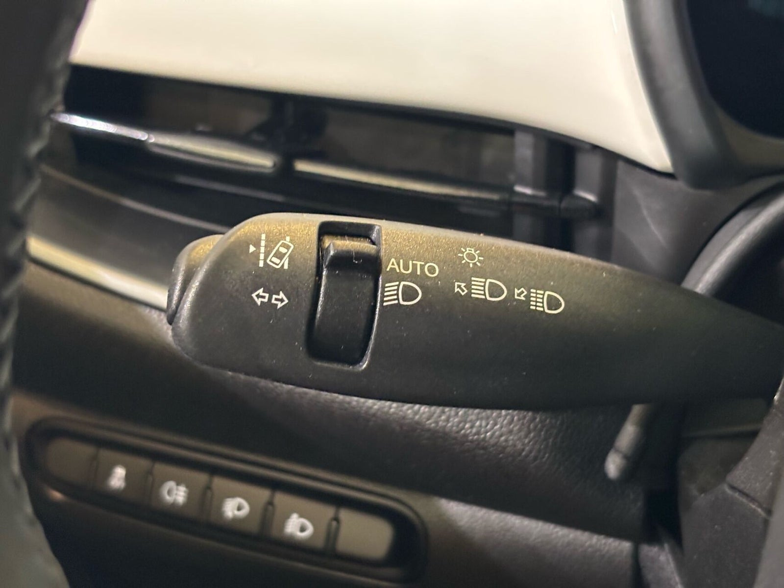 Hvid Fiat 500e fra 2023