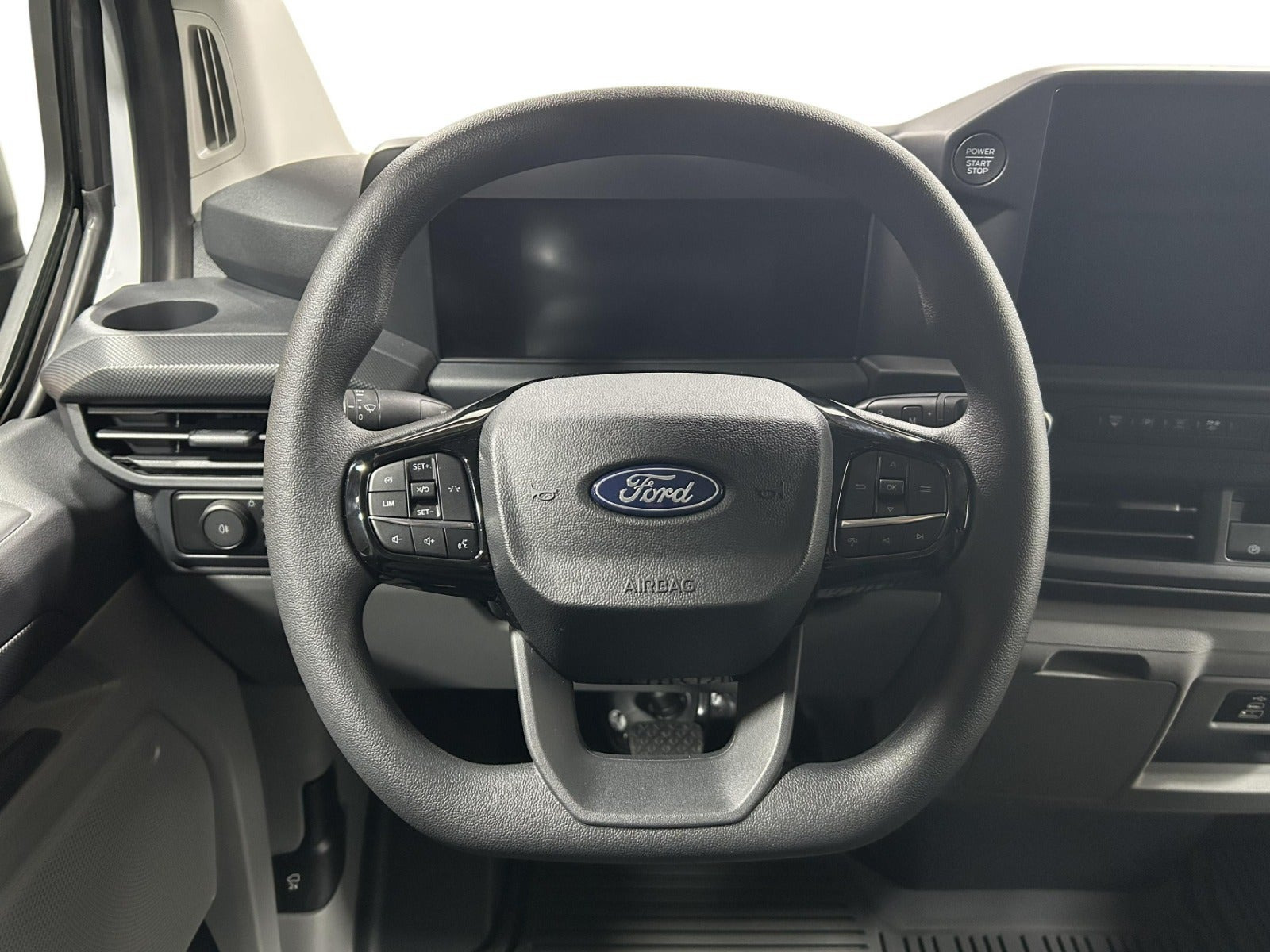 Hvid Ford Transit Custom 320 L2 fra 2026