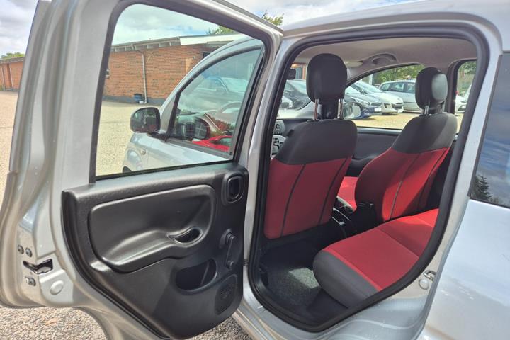 Grøn Fiat Panda fra 2012