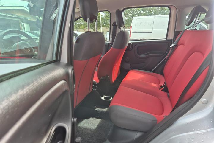 Grøn Fiat Panda fra 2012