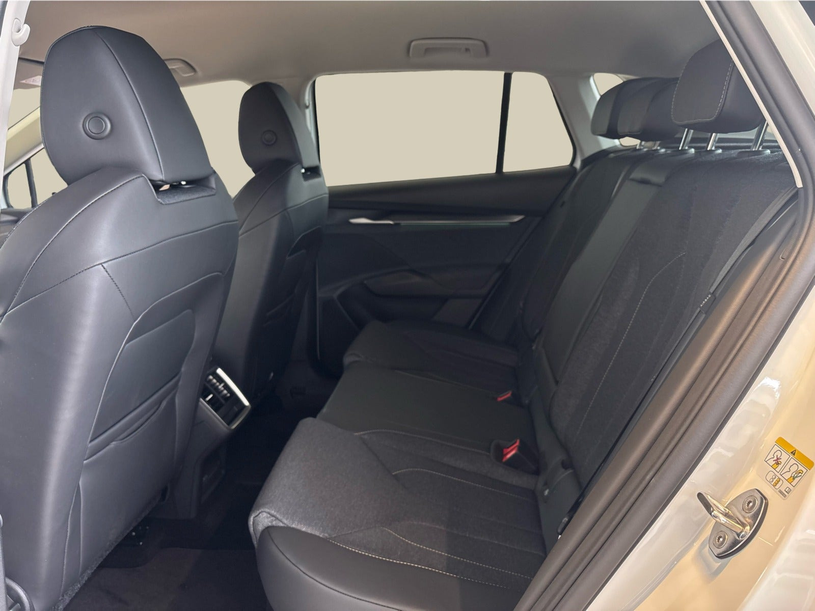Hvid Skoda Elroq fra 2027