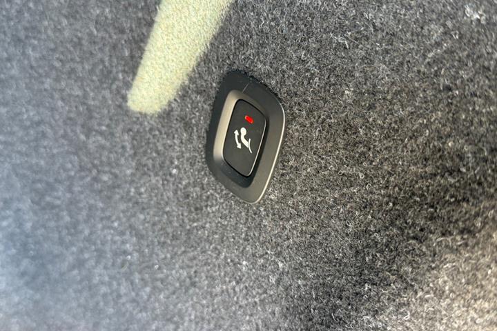 Beige Volvo XC40 fra 2023