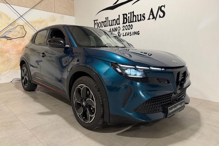 Blå Alfa Romeo Junior fra 2025