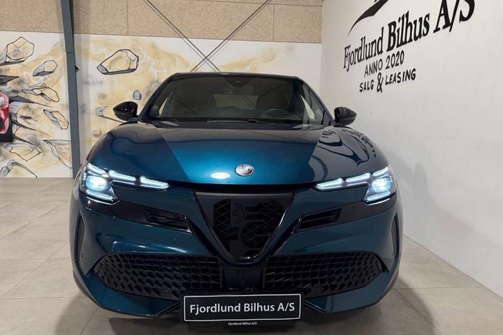 Blå Alfa Romeo Junior fra 2025