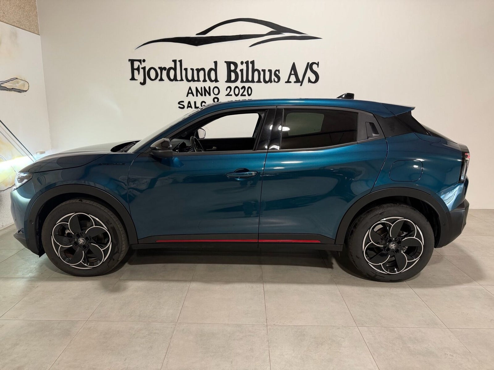 Blå Alfa Romeo Junior fra 2025