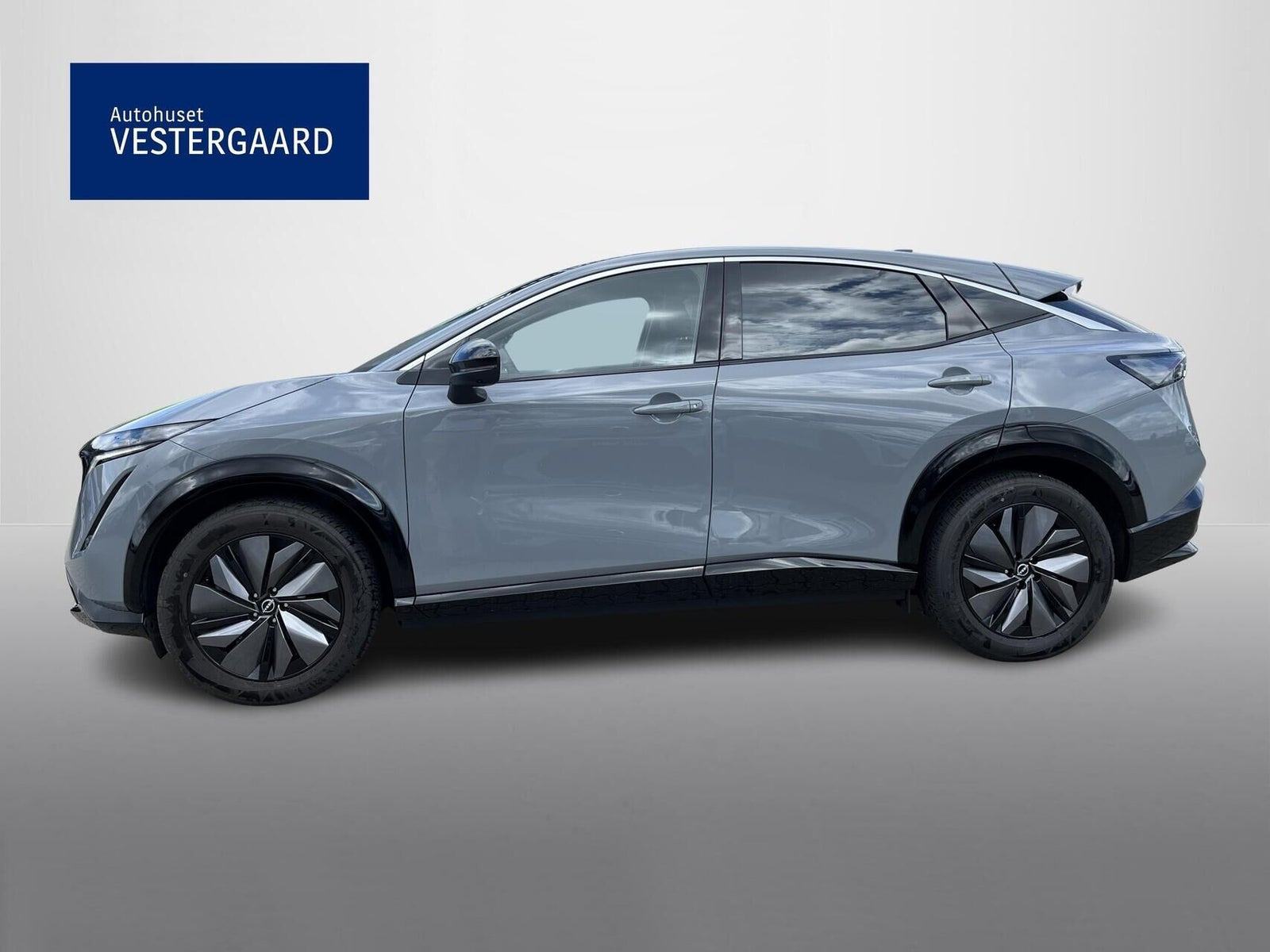 Grå Nissan Ariya fra 2024