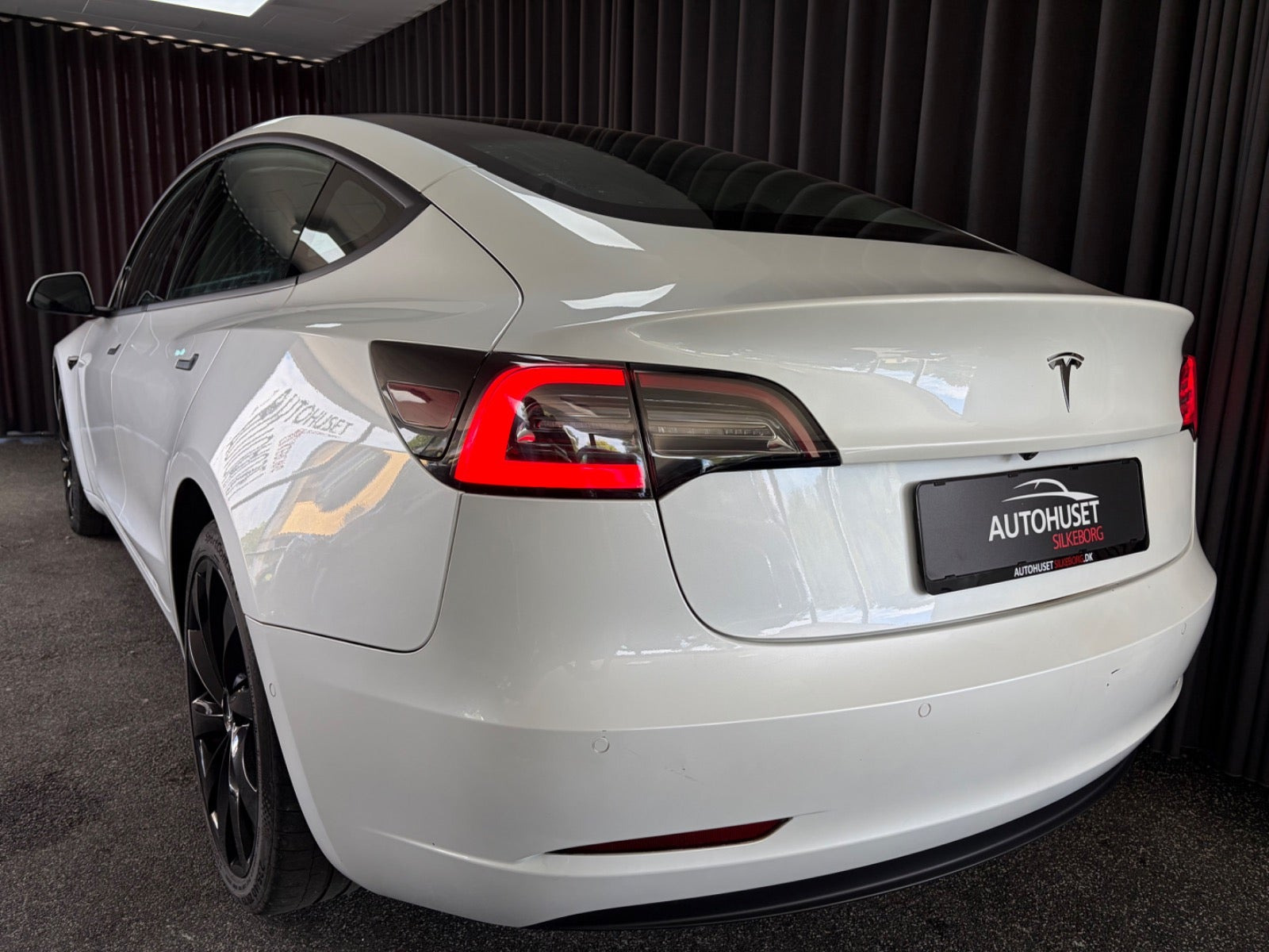 Tesla Model 3 Standard Range Plus, 325hk, 2020