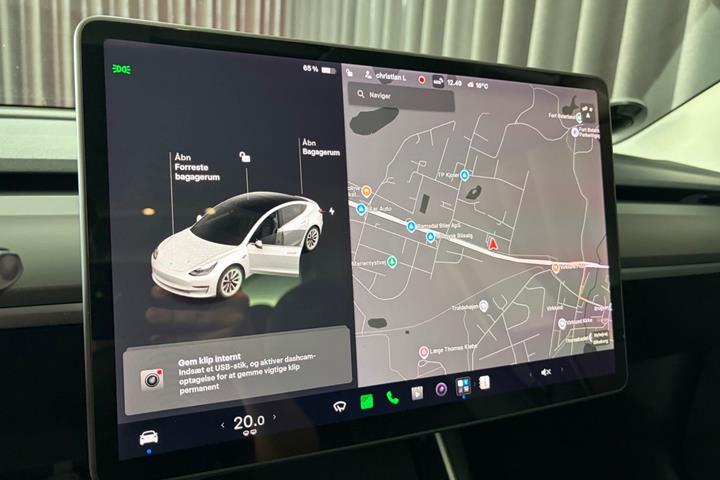 Sort Tesla Model 3 fra 2020