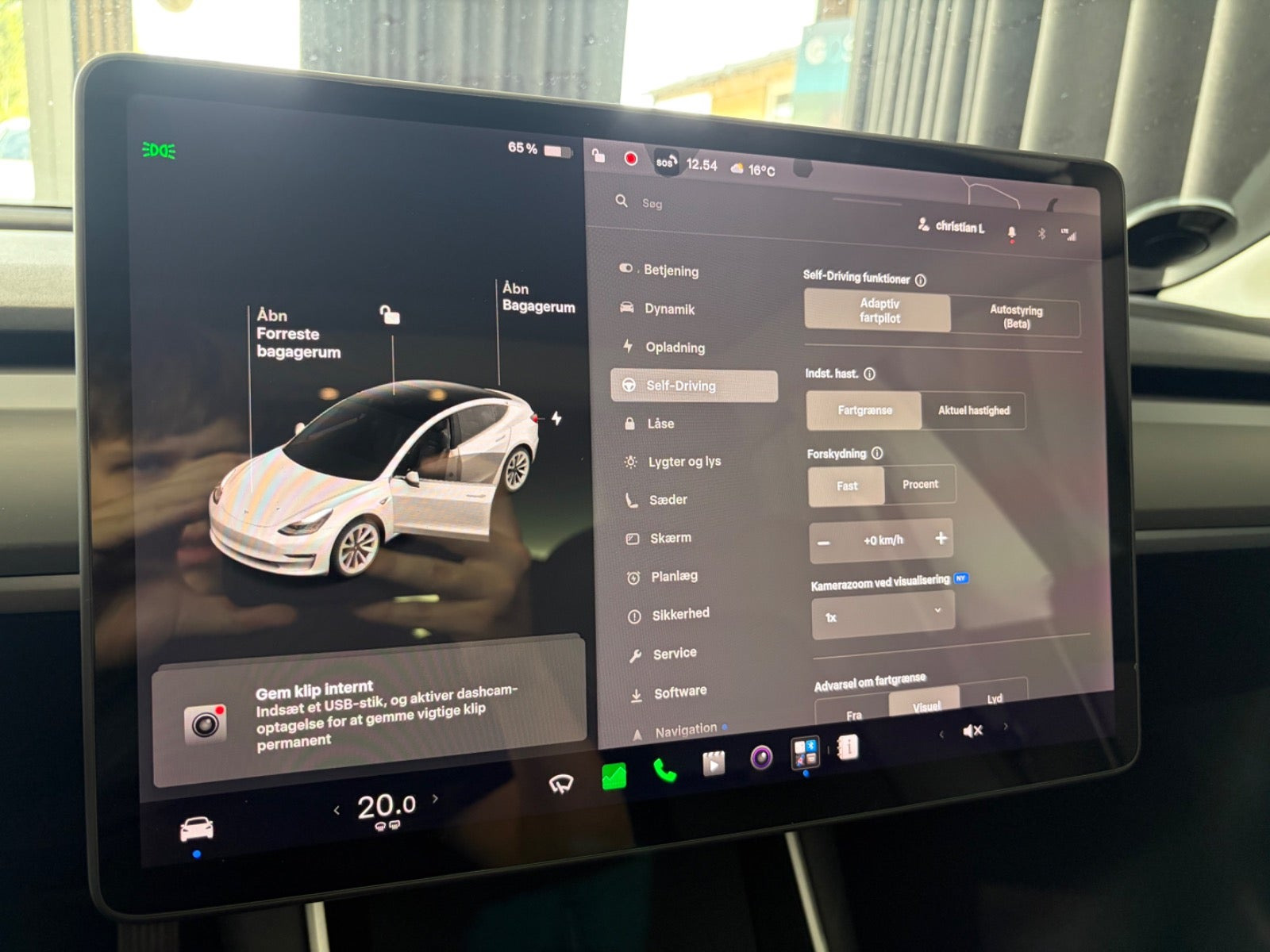 Sort Tesla Model 3 fra 2020