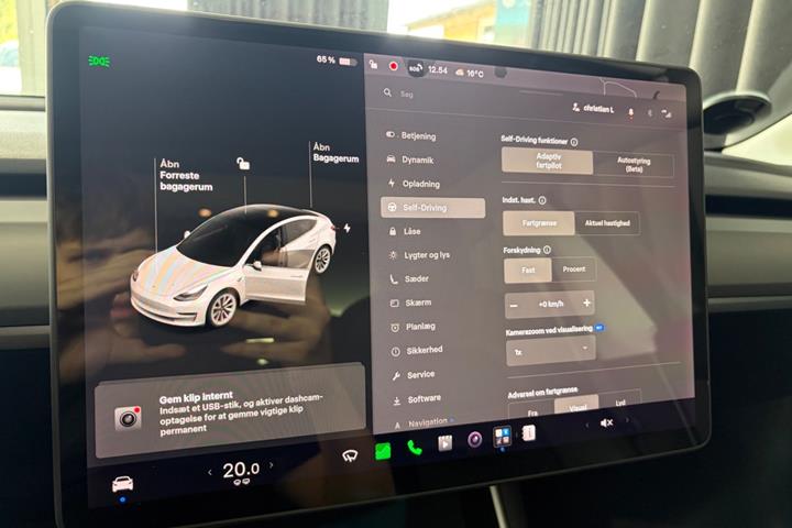 Sort Tesla Model 3 fra 2020