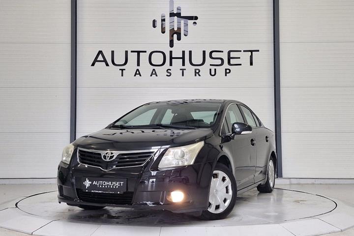 Sort Toyota Avensis fra 2010