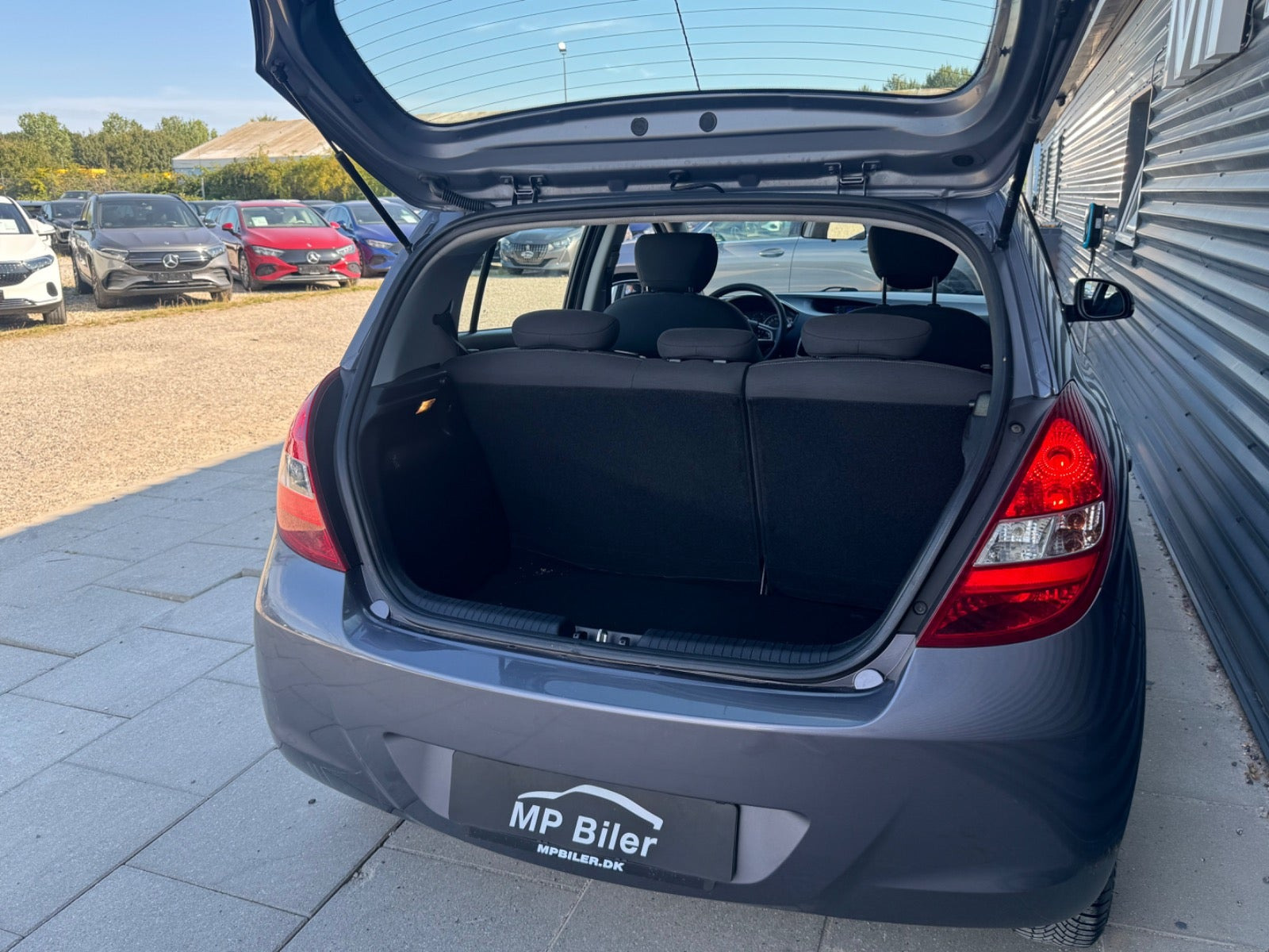 Grå Hyundai i20 fra 2011