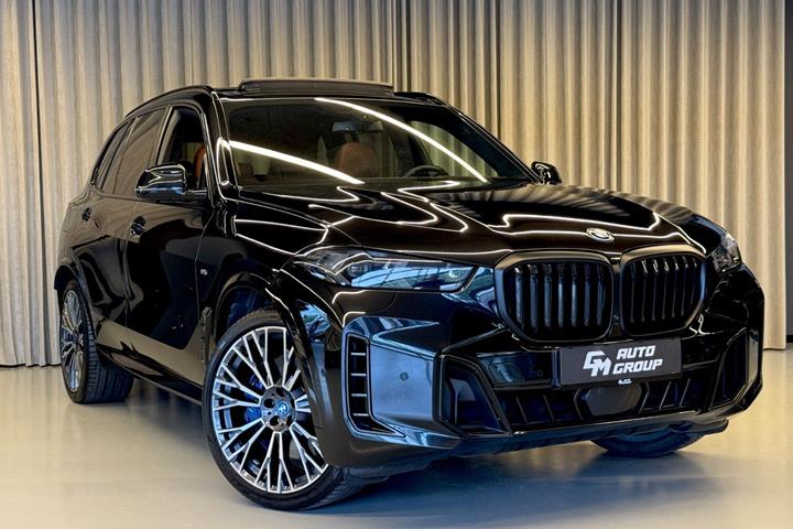 Sort BMW X5 fra 2023