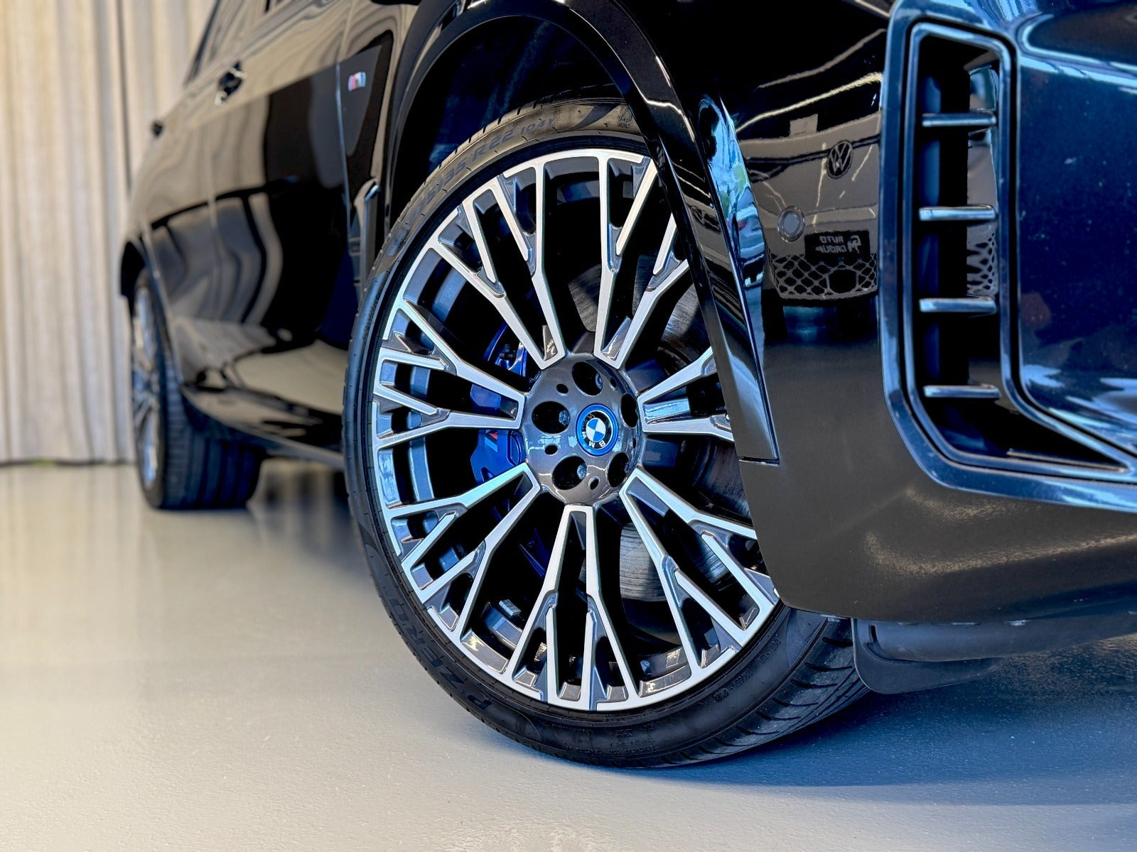 Sort BMW X5 fra 2023