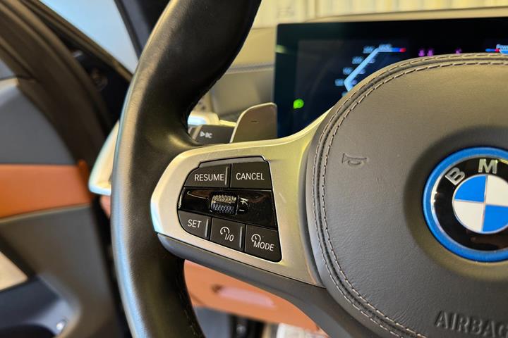 Sort BMW X5 fra 2023