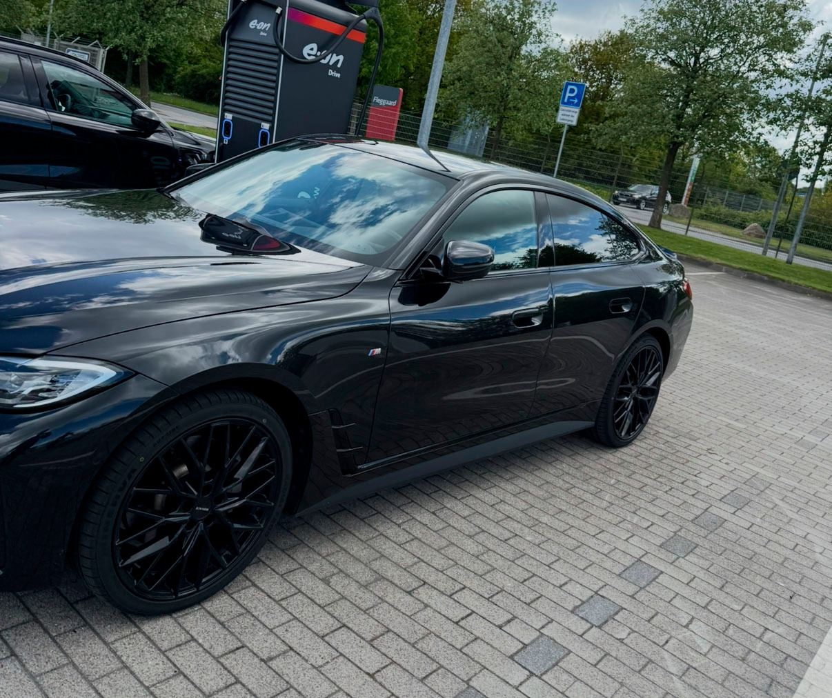Sort BMW i4 fra 2023