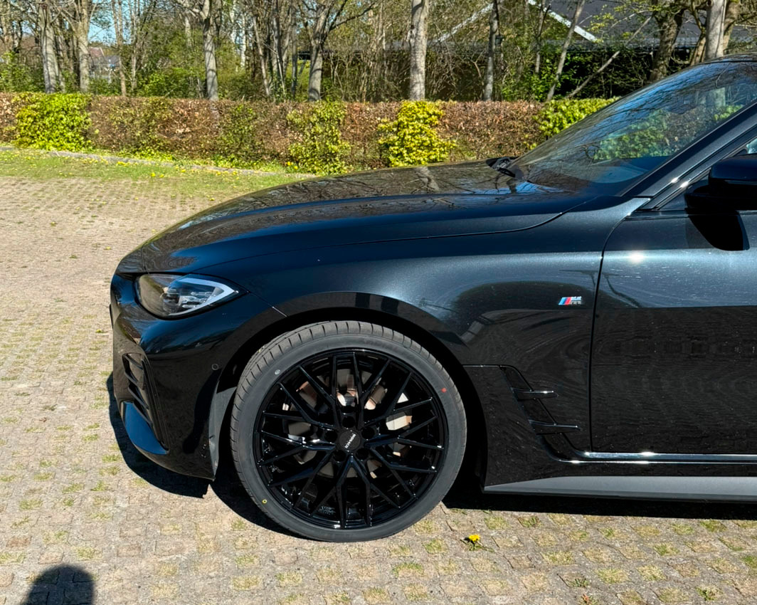 Sort BMW i4 fra 2023