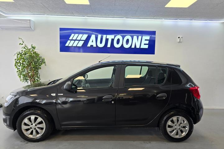Sort Dacia Sandero fra 2016