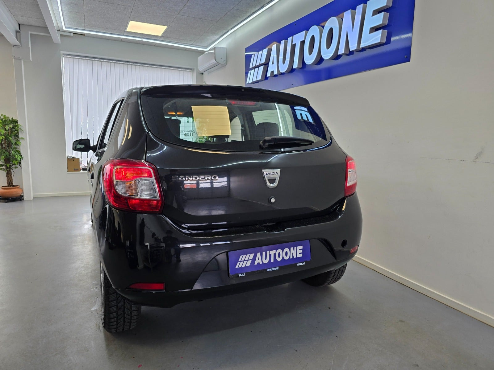 Sort Dacia Sandero fra 2016