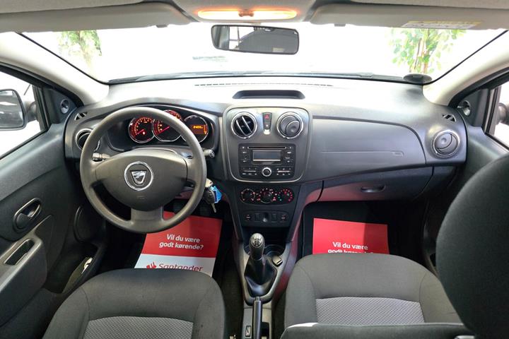 Sort Dacia Sandero fra 2016