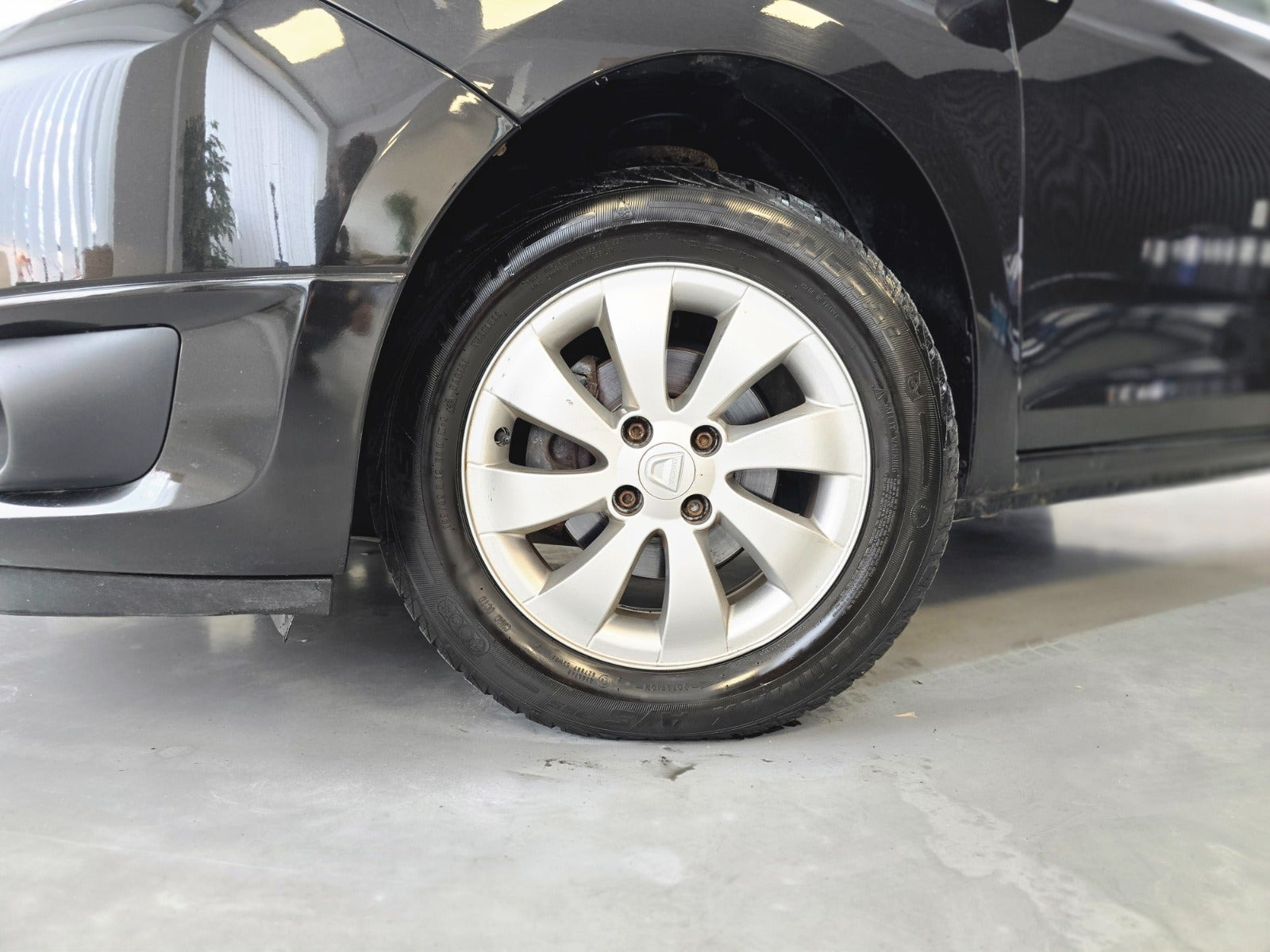 Sort Dacia Sandero fra 2016