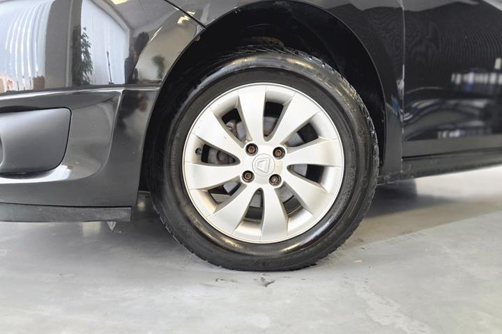 Sort Dacia Sandero fra 2016