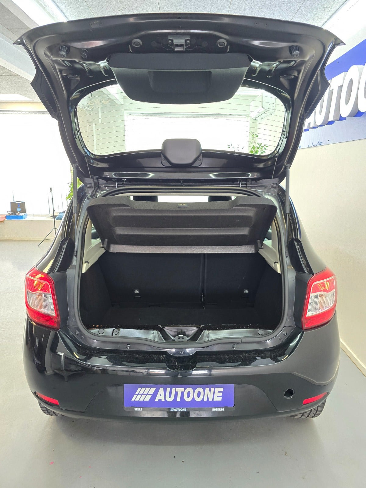 Sort Dacia Sandero fra 2016