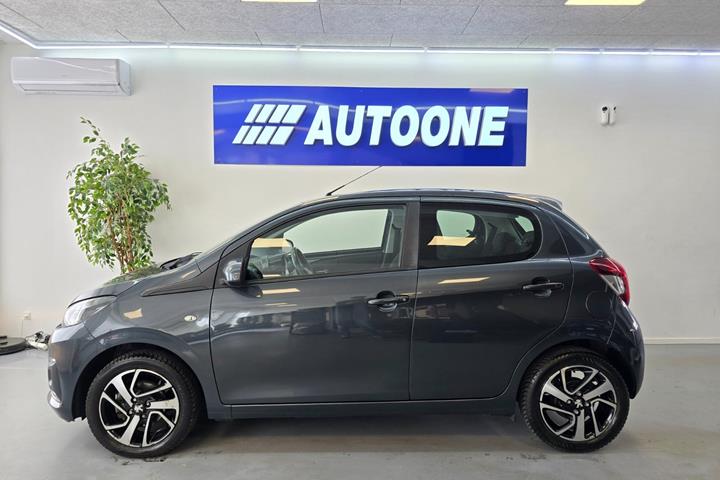 Grå Peugeot 108 fra 2021