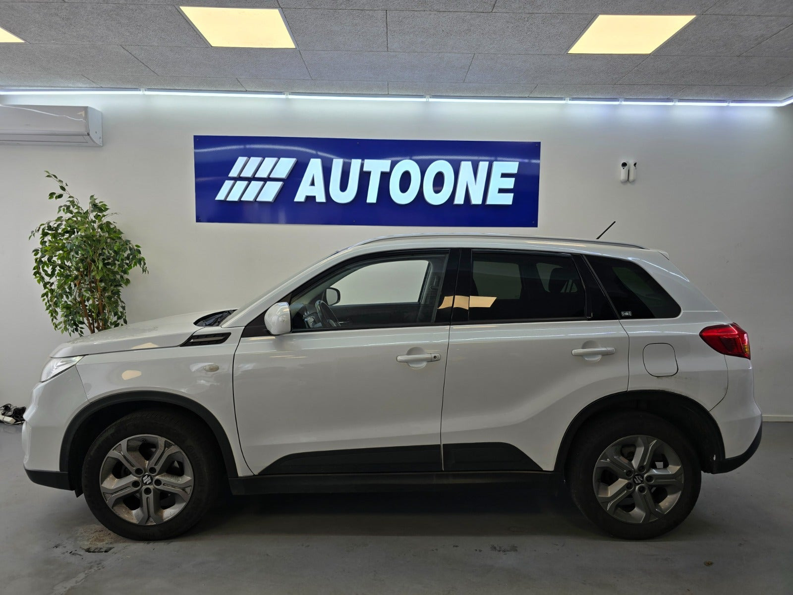 Hvid Suzuki Vitara fra 2015