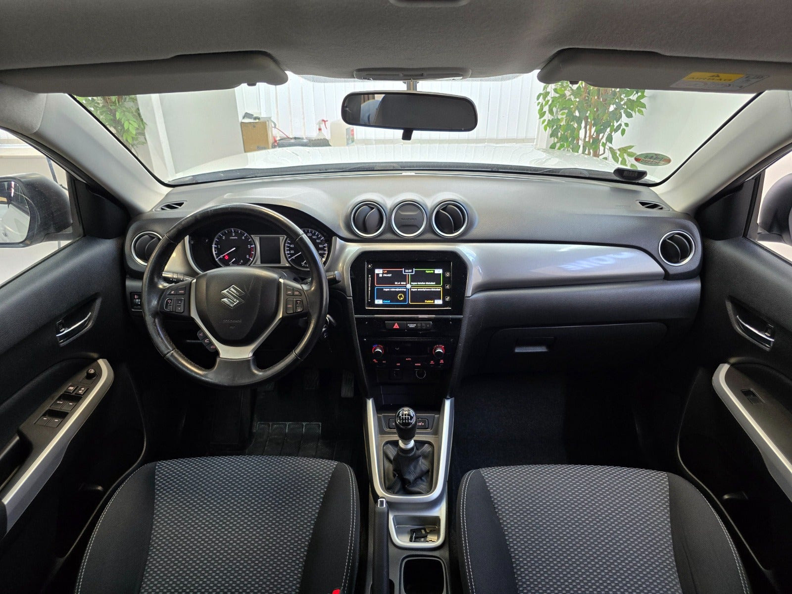 Hvid Suzuki Vitara fra 2015