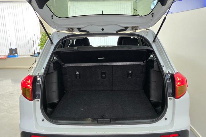Hvid Suzuki Vitara fra 2015