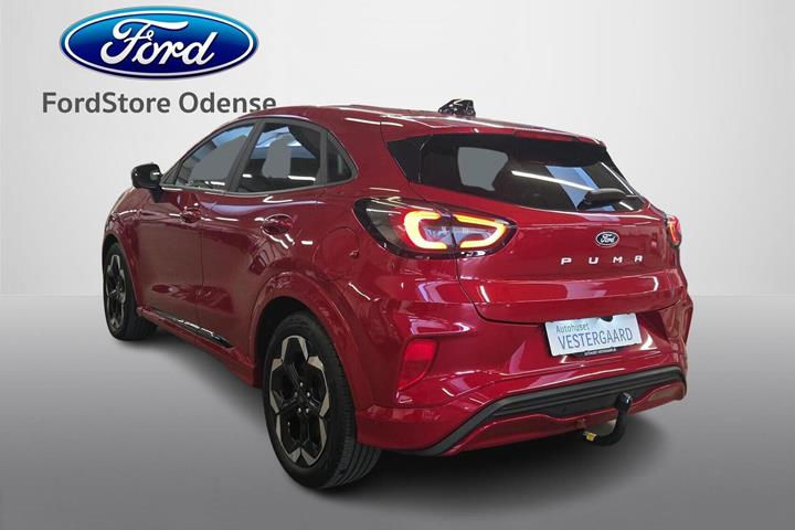 Rød Ford Puma fra 2025