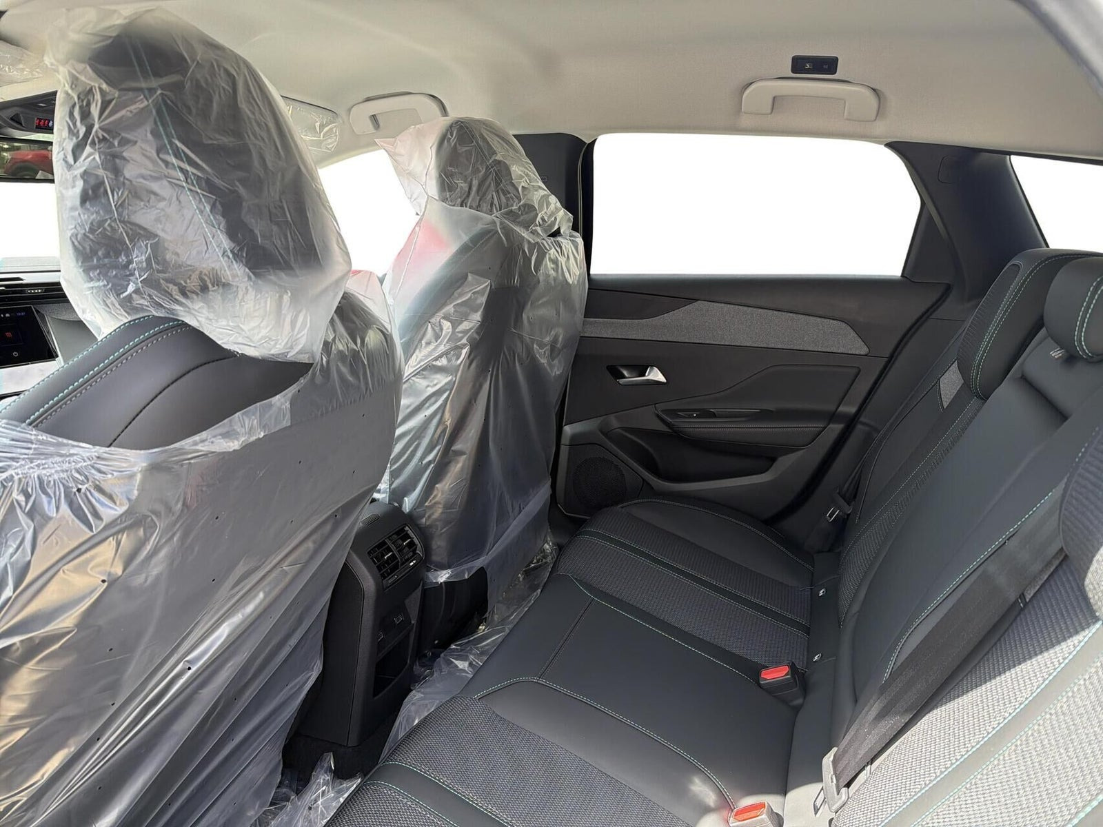 Sort Peugeot E-308 fra 2024