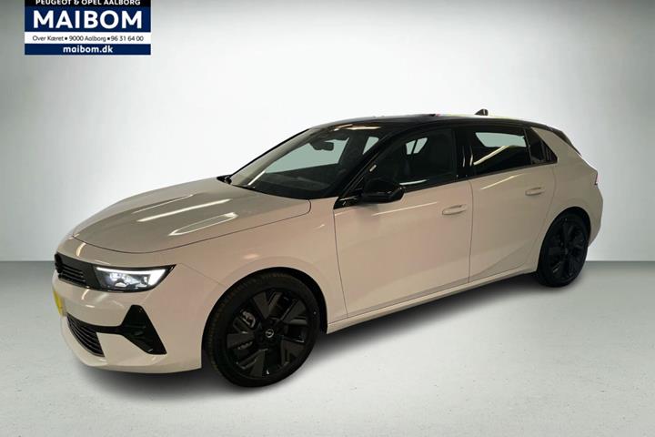 Hvid Opel Astra-e fra 2024