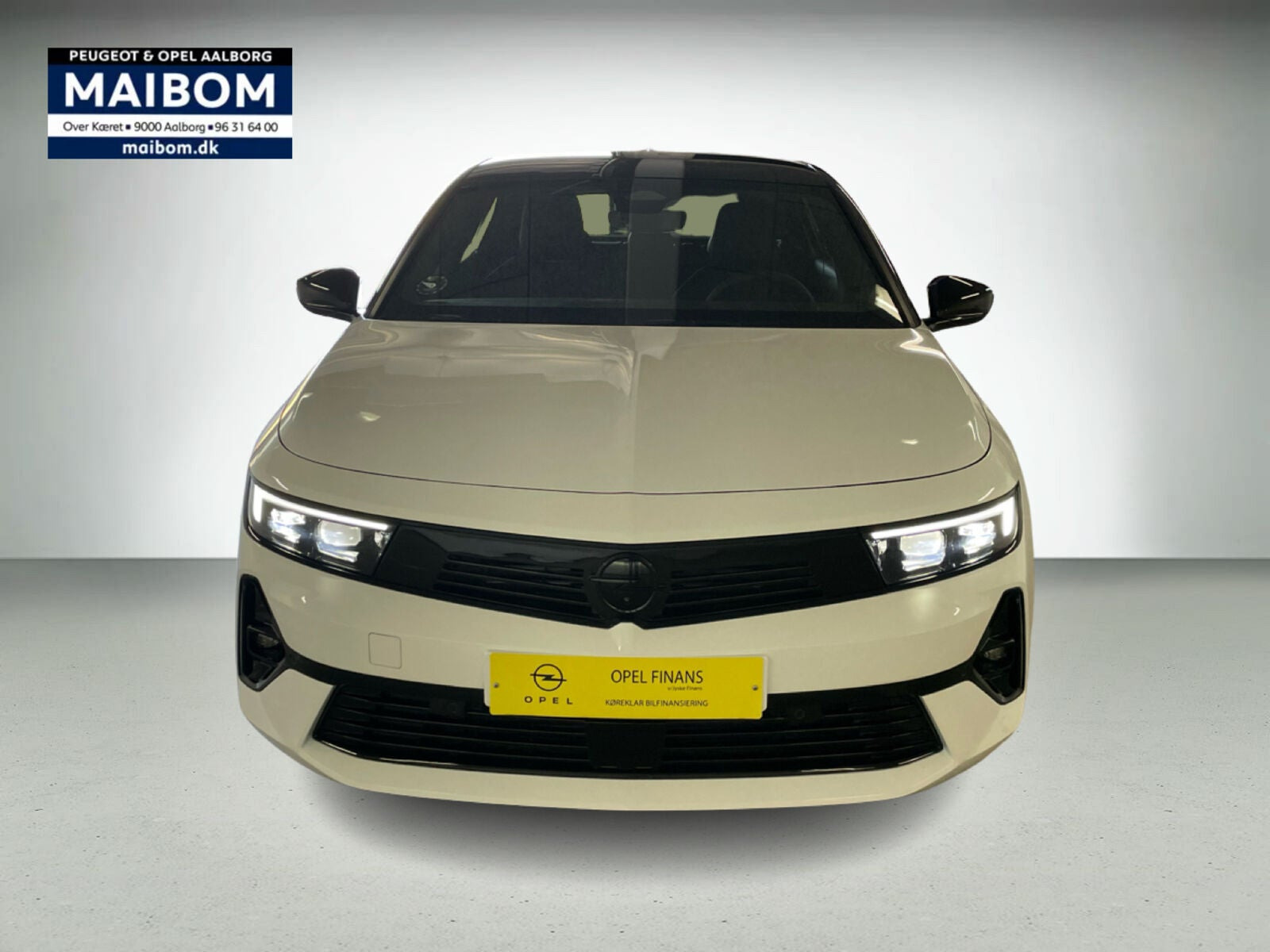 Hvid Opel Astra-e fra 2024
