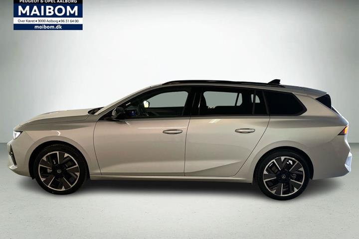 Sølv Opel Astra-e fra 2024