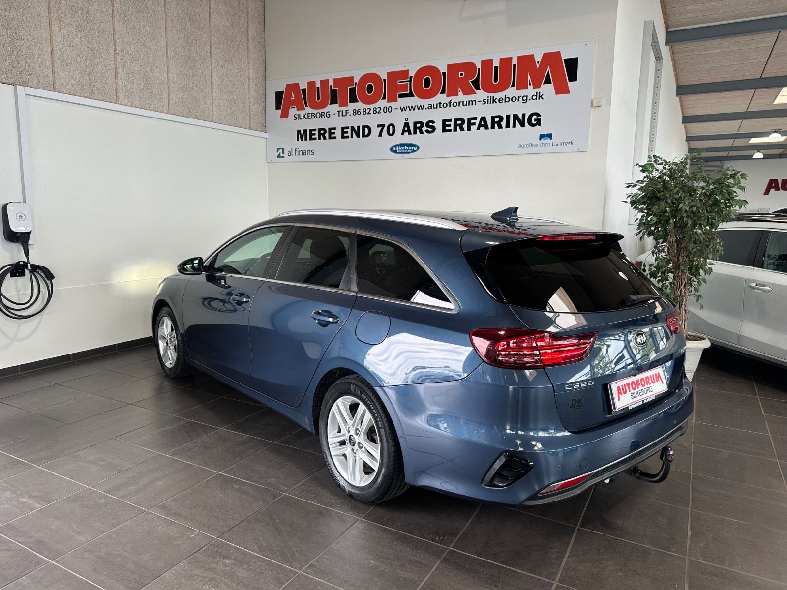 Blå Kia Ceed fra 2021
